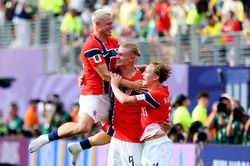 Haaland bóc trần một Brazil nhạt nhòa