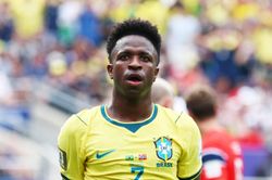 Ba ngôi sao Brazil bị vạch tội