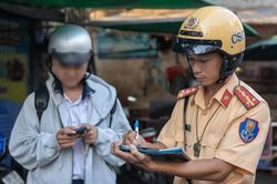 Cục CSGT lên tiếng về thông tin cấm người dưới 18 tuổi đi xe máy