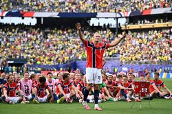 Haaland v&agrave; tuyển Na Uy khuấy đảo World Cup với m&agrave;n ăn mừng b&ugrave;ng nổ