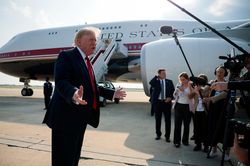 Ông Trump gặp khó với chiếc Không lực Một 400 triệu USD