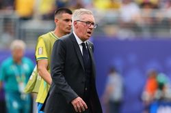 Ancelotti mất tất cả sau nước cờ Neymar