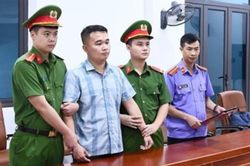 Ph&ecirc; chuẩn bắt khẩn cấp gi&aacute;o vi&ecirc;n Trường THPT chuy&ecirc;n Tuy&ecirc;n Quang vụ điểm thi