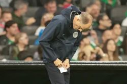 Mảnh giấy bí ẩn của HLV Tuchel