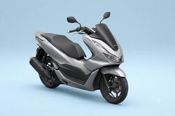 Honda lộ diện xe máy xăng mới tại Việt Nam, thiết kế cho nam giới