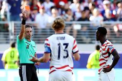 UEFA công kích FIFA vì quyết định 'vượt rào'