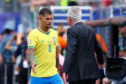 Dữ liệu phạt đền của Guimaraes 'nói dối' tuyển Brazil