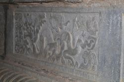Tinh hoa nghệ thuật cổ trên Bảo vật quốc gia - Bệ đá Long Hoa