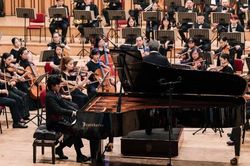 Tài năng piano trẻ người Singapore ghi dấu ấn cùng Dàn nhạc Giao hưởng Việt Nam