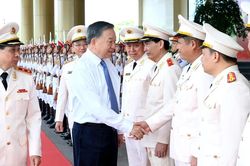 Tiếp tục hiện đại h&oacute;a lực lượng kỹ thuật nghiệp vụ, đ&aacute;p ứng nhiệm vụ trong t&igrave;nh h&igrave;nh mới