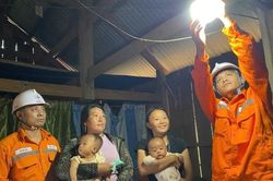 Lai Châu hoàn thành cấp điện lưới quốc gia cho 100% thôn, bản