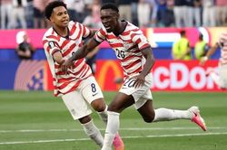 UEFA phản đối miễn án treo giò đối với Folarin Balogun