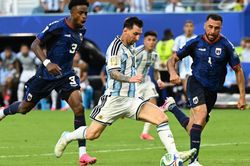 World Cup 2026: Khi những g&atilde; khổng lồ phải r&ugrave;ng m&igrave;nh