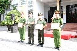 Công an thành phố Đà Nẵng biểu dương các tập thể, cá nhân có thành tích xuất sắc trong công tác, chiến đấu