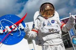 NASA tuyển người sống thử môi trường Mặt Trăng và Sao Hỏa