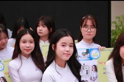 Hành trình 'làm lại' và những bảng điểm vượt kỳ vọng của học viên hệ GD thường xuyên