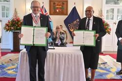 Australia-Fiji ký kết hiệp ước ràng buộc nghĩa vụ phòng thủ chung