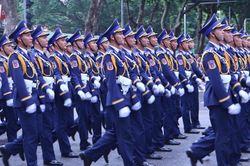 Có được bảo lưu thành tích để xét thăng quân hàm trước thời hạn?