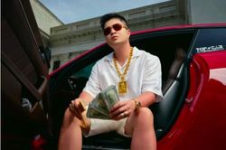 Bố đẻ của Mr Pips bị lừa hơn 2,5 tỷ đồng khi tìm cách chạy 'kim bài miễn tội' cho con