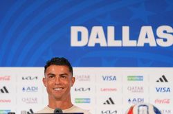 Ronaldo x&aacute;c nhận World Cup cuối c&ugrave;ng, cảm ơn những người đ&atilde; miệt m&agrave;i chỉ tr&iacute;ch