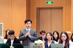 Người trẻ trao đổi về c&ocirc;ng việc xanh v&agrave; c&ocirc;ng việc thỏa đ&aacute;ng