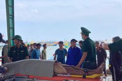 Tàu cá bị tàu hàng đâm chìm trên biển, 16 ngư dân thoát nạn, 1 người tử vong