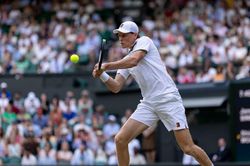Jannik Sinner thẳng tiến tứ kết Wimbledon 2026