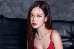 Chồng diễn viên Ngọc Anh không ý kiến về cảnh tình cảm của vợ, ủng hộ bà xã sexy