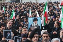 Hàng triệu người Iran tham dự lễ tang cố Lãnh tụ tối cao Ali Khamenei