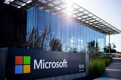 Microsoft sa thải 4.800 nh&acirc;n sự