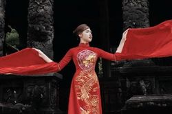 Bảo Hân 2K10 tỏa sáng cùng BST của NTK Cao Thu Vân tại Tuần lễ Áo dài Huế 2026