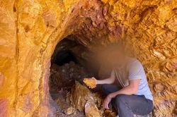 Công bố 7 khu vực quặng vàng, apatit và titan không đấu giá quyền khai thác