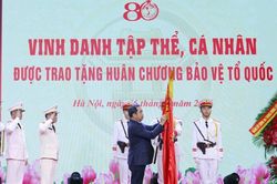 Công an Hà Nội đón nhận Huân chương Bảo vệ Tổ quốc hạng Nhất
