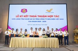 Tỉnh Nghệ An hợp t&aacute;c đưa dịch vụ c&ocirc;ng đến gần người d&acirc;n bằng hạ tầng số