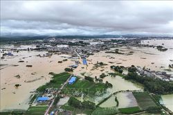 Trung Quốc: Nỗ lực ứng phó với mưa lũ