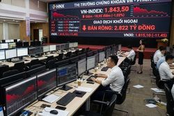 Khối ngoại b&aacute;n r&ograve;ng hơn 2.800 tỷ đồng, VN-Index bốc hơi gần 19 điểm