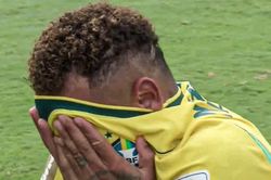Chính thức kết thúc với tiền đạo Neymar