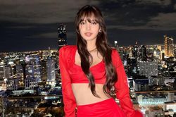 Lisa (BLACKPINK) khoe nhan sắc nổi bật, visual như búp bê gây sốt mạng xã hội