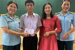 'Nâng bước em đến trường' - niềm tin được vun đắp từ người lính canh trời