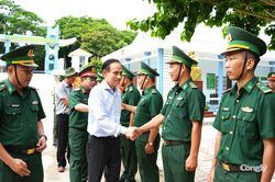 Đo&agrave;n c&ocirc;ng t&aacute;c li&ecirc;n ng&agrave;nh Bộ Ngoại giao khảo s&aacute;t tiến độ triển khai c&aacute;c dự &aacute;n trọng điểm tại H&ograve;n Khoai