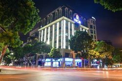 NCB ước lãi 6 tháng tăng 57%, đã dùng hết 'room' tín dụng năm nay