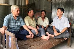 Tiết kiệm giúp đỡ bệnh nhân nghèo xã Phú An