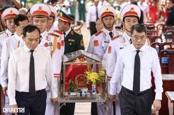 Phát hiện rãnh chôn 25m chứa 7 bộ hài cốt liệt sỹ ở Công viên Lê Thị Riêng