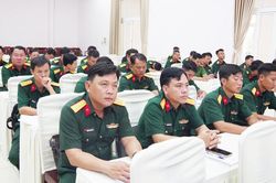 Binh chủng Hóa học tập huấn nâng cao kỹ năng ứng phó sự cố hóa chất độc, phóng xạ tại An Giang