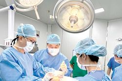'Vá lành' những nụ cười khiếm khuyết