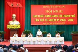 Hội nghị Ban Chấp h&agrave;nh Đảng bộ th&agrave;nh phố lần thứ tư: Tiếp tục tăng tốc thực hiện c&aacute;c chỉ ti&ecirc;u, nhiệm vụ năm 2026