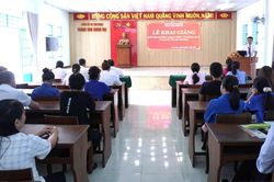 Bồi dưỡng nhận thức về Đảng cho 50 quần chúng ưu tú khu vực Vạn Ninh