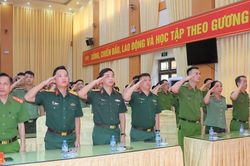 Các xã, phường trong tỉnh tổ chức Lễ chào cờ và sinh hoạt tư tưởng dưới cờ