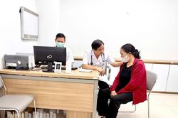 Bệnh viện Bạch Mai cơ sở Ninh Bình hoàn thành khám, sàng lọc sức khỏe miễn phí cho 5.000 người có công và gia đình chính sách trên địa bàn tỉnh