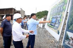 Tăng ca, tăng k&iacute;p thi c&ocirc;ng x&acirc;y dựng Trường Phổ th&ocirc;ng nội tr&uacute; li&ecirc;n cấp Sơn Vĩ